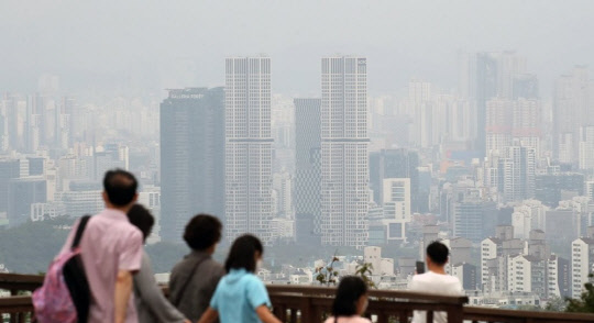 서울 남산에서 바라본 중구, 성동구 아파트 일대. <연합뉴스>